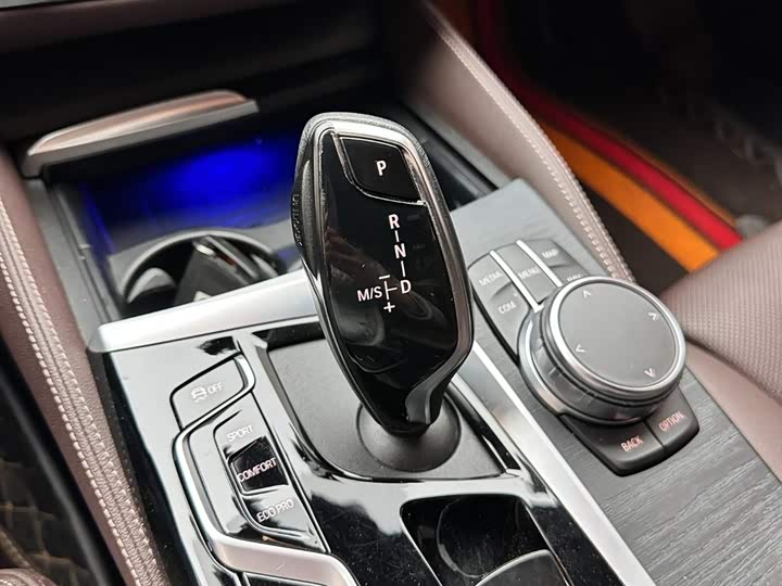 Фото 16 - BMW 5 Series