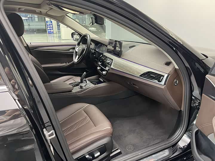 Фото 17 - BMW 5 Series Hybrid