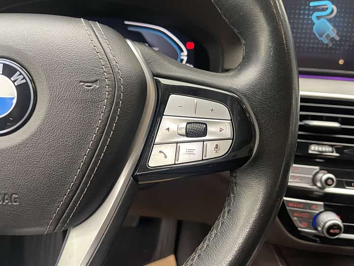 Фото 24 - BMW 5 Series Hybrid