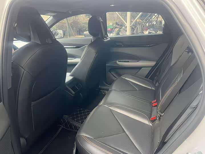 Фото 10 - Changan UNI-V