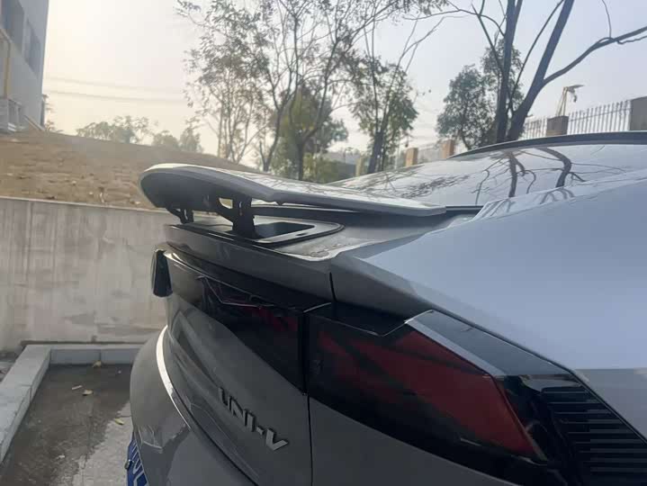 Фото 6 - Changan UNI-V