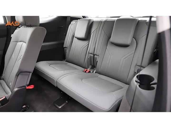 Фото 9 - Audi Q6