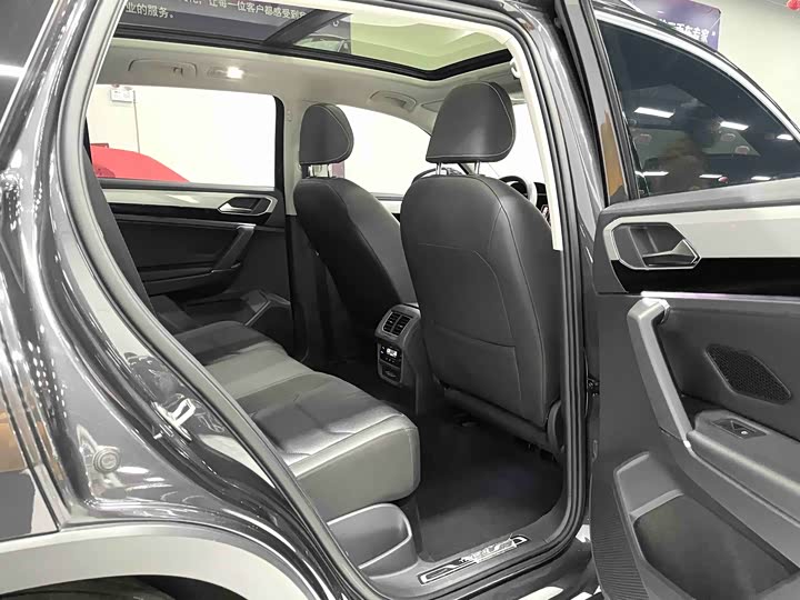 Фото 12 - Volkswagen Tayron