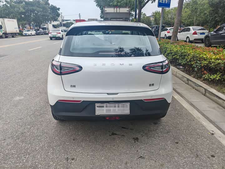 Фото 8 - Geely Galaxy Geome