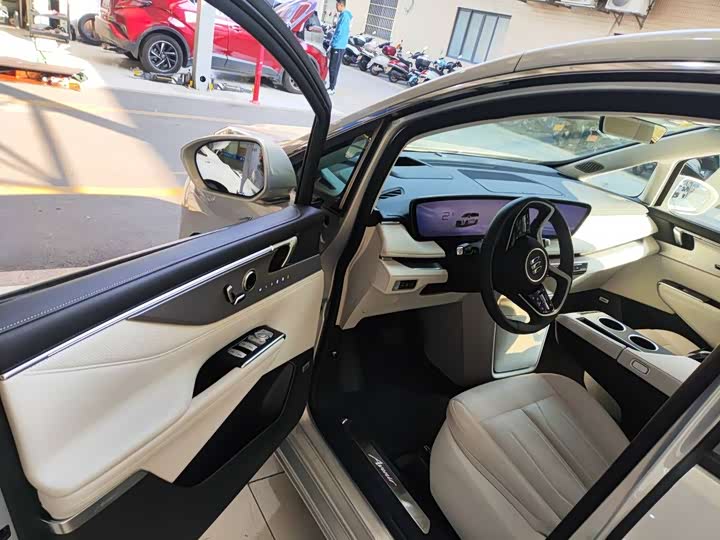 Фото 9 - Buick GL8 Hybrid