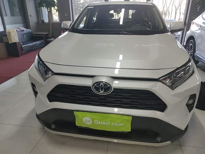 Фото 3 - Toyota RAV4