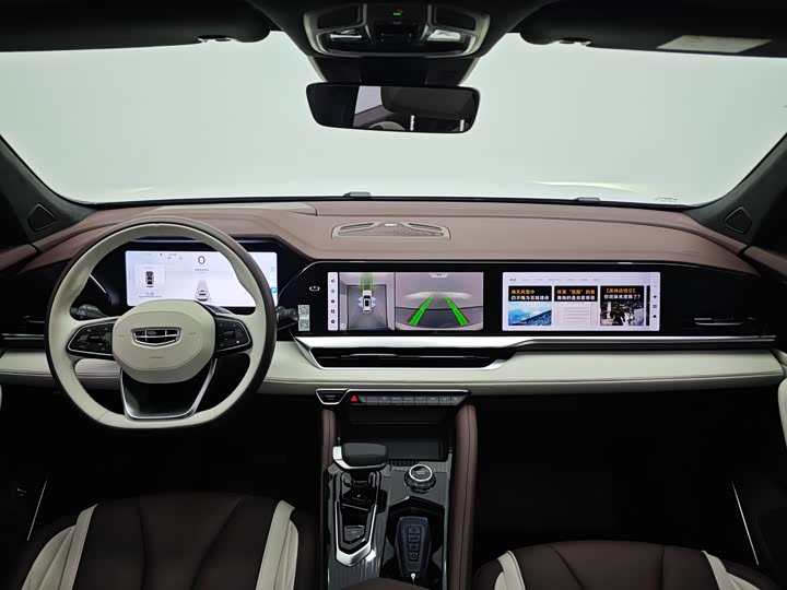 Фото 17 - Geely Monjaro