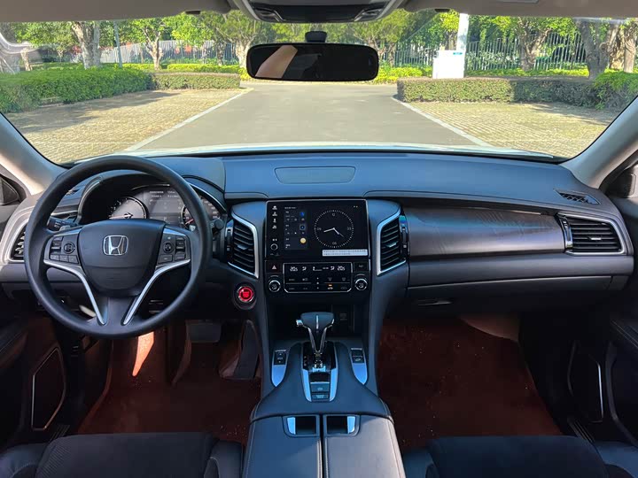 Фото 16 - Honda Avancier