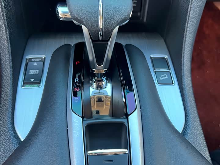 Фото 19 - Honda Avancier