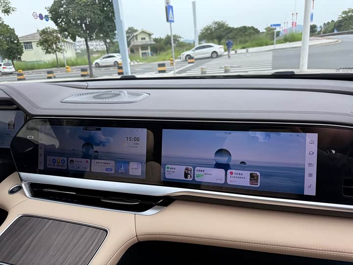 Фото 11 - Geely Monjaro