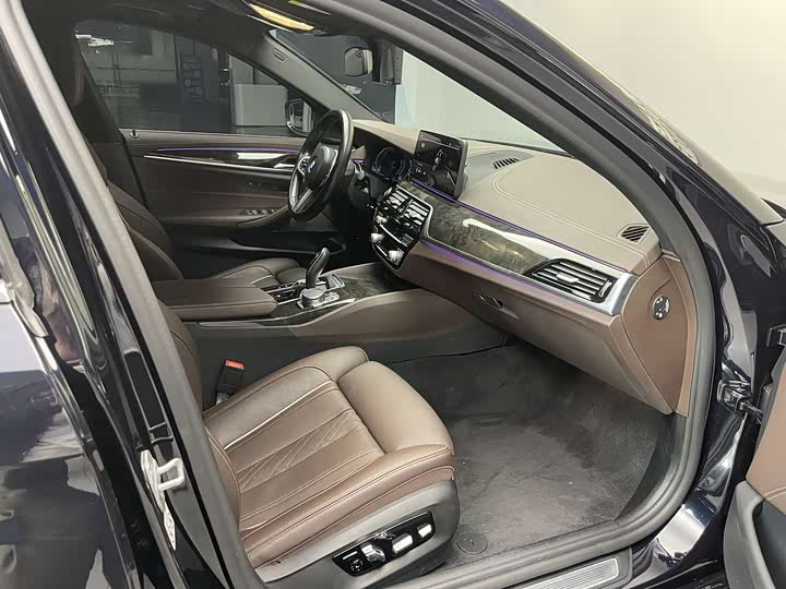 Фото 11 - BMW 5 Series Hybrid