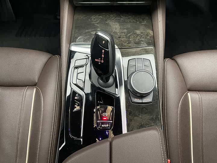 Фото 19 - BMW 5 Series Hybrid