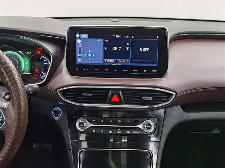 Фото 12 - Hyundai Santa Fe