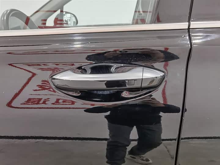 Фото 18 - Hyundai Santa Fe