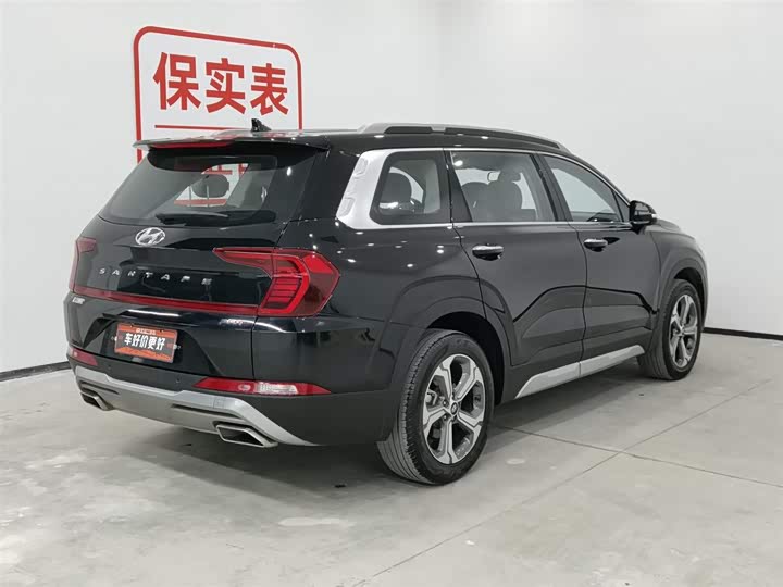 Фото 2 - Hyundai Santa Fe