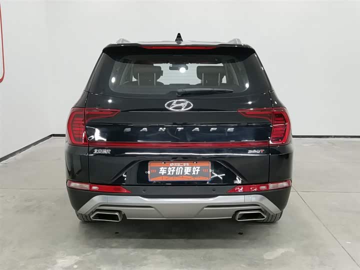 Фото 4 - Hyundai Santa Fe