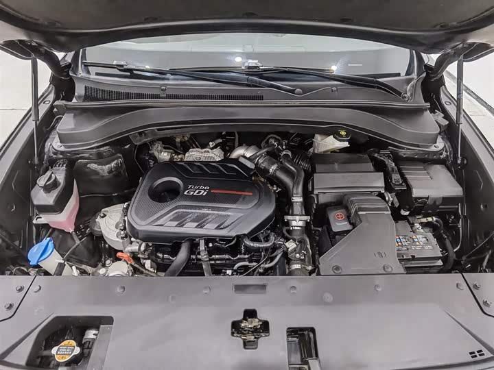 Фото 6 - Hyundai Santa Fe