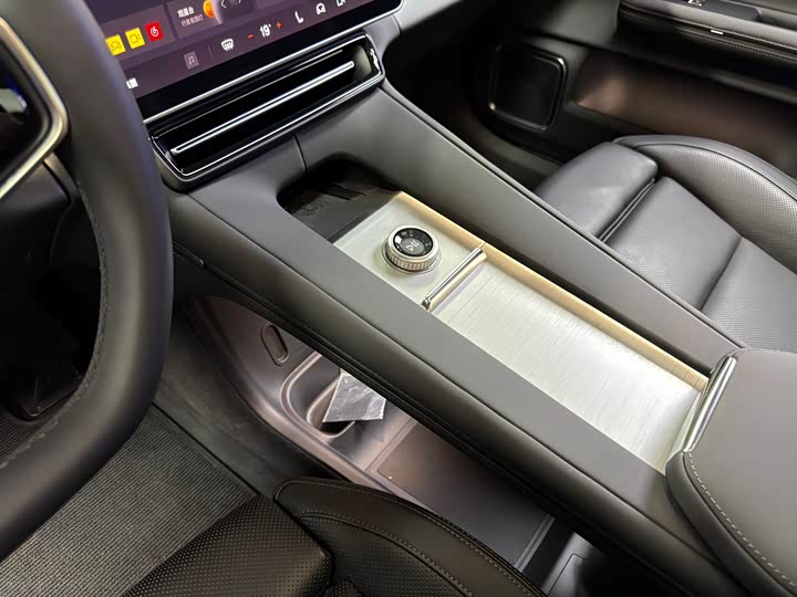 Фото 10 - Polestar 4