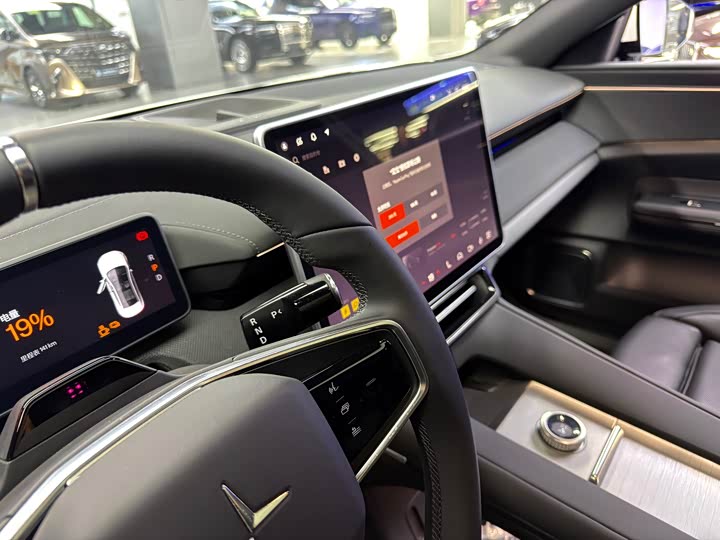 Фото 11 - Polestar 4