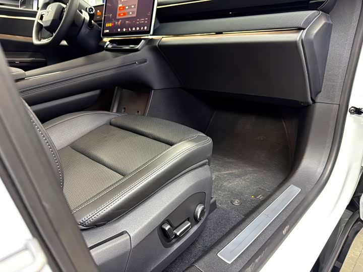 Фото 13 - Polestar 4