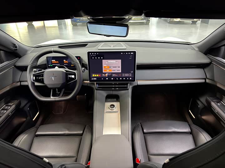 Фото 19 - Polestar 4