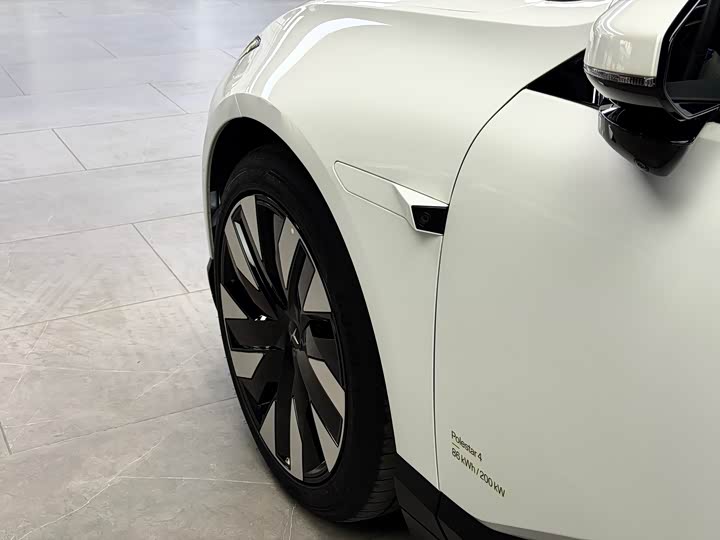 Фото 21 - Polestar 4