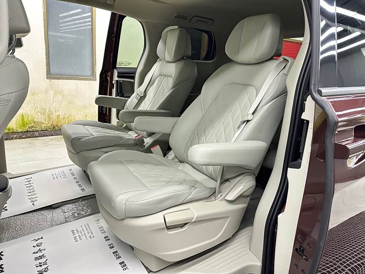 Фото 8 - Buick GL8 ES