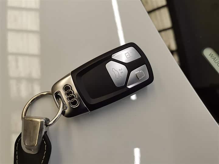 Фото 9 - Audi A5