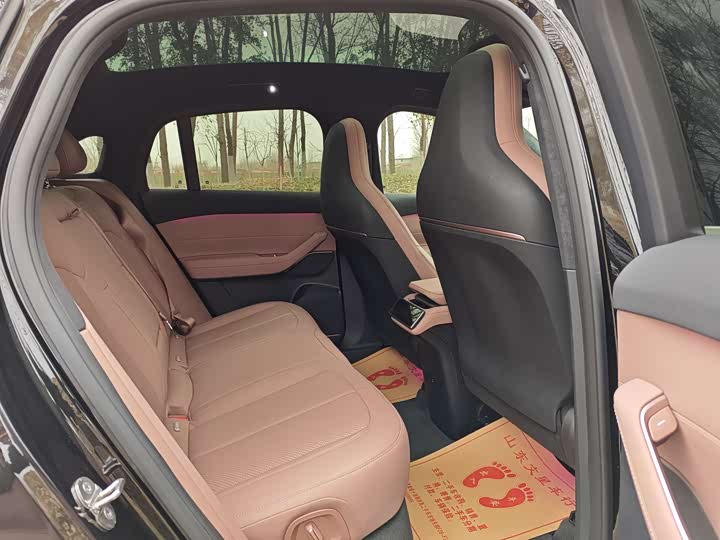 Фото 12 - Nio EC6