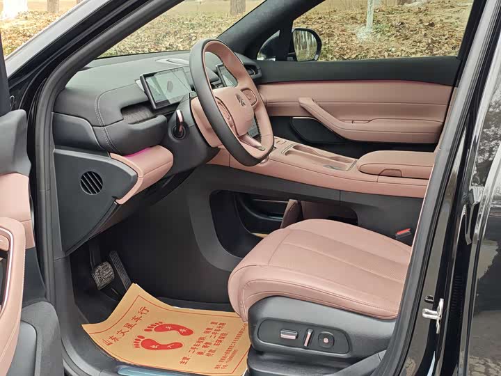 Фото 9 - Nio EC6