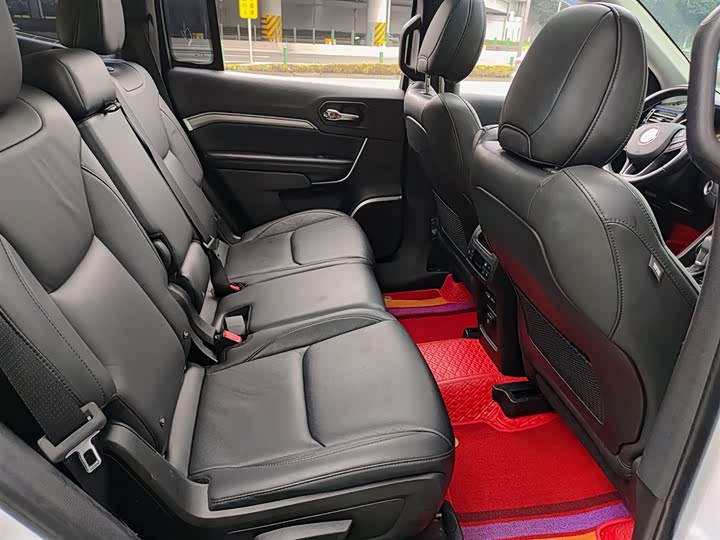 Фото 10 - Jeep Grand Commander