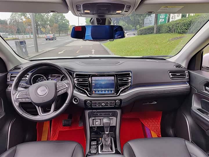 Фото 6 - Jeep Grand Commander