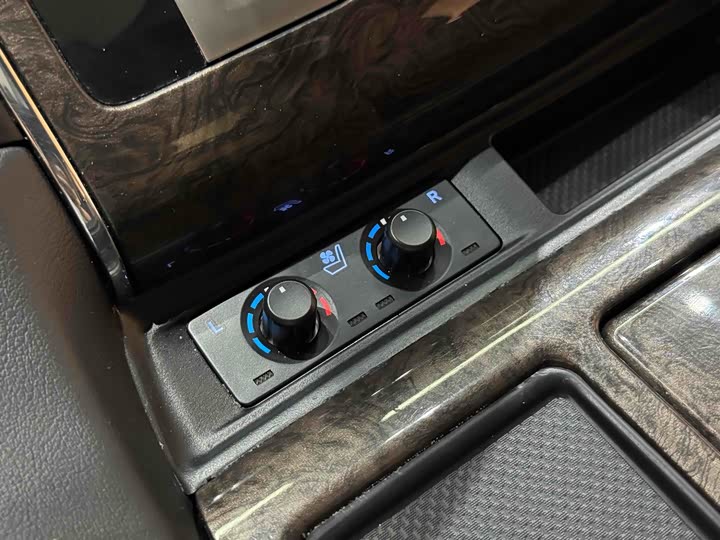 Фото 10 - Toyota Vellfire