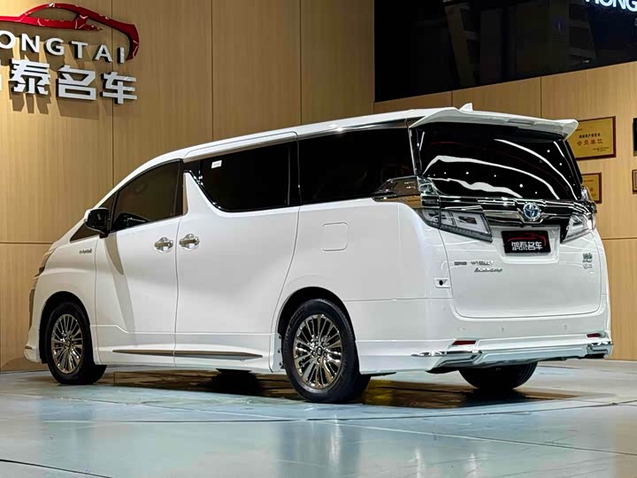 Фото 21 - Toyota Vellfire
