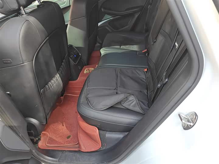 Фото 14 - Porsche Macan