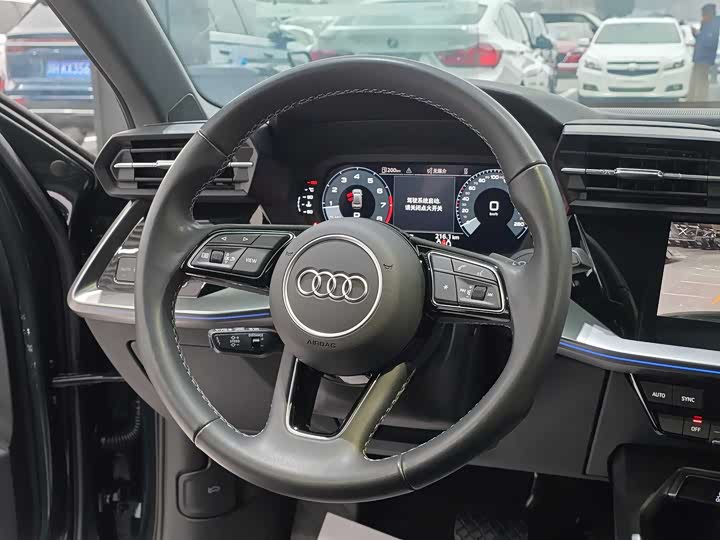 Фото 17 - Audi A3