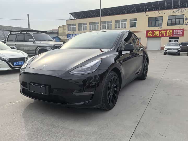 Фото 1 - Tesla Model Y