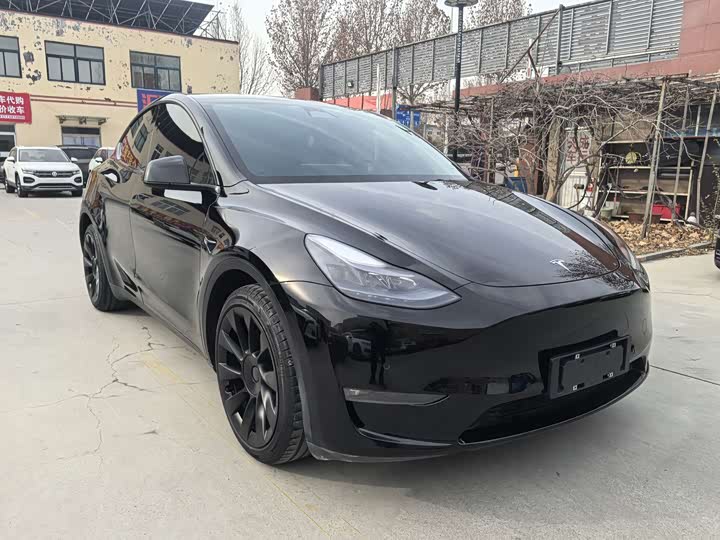 Фото 3 - Tesla Model Y