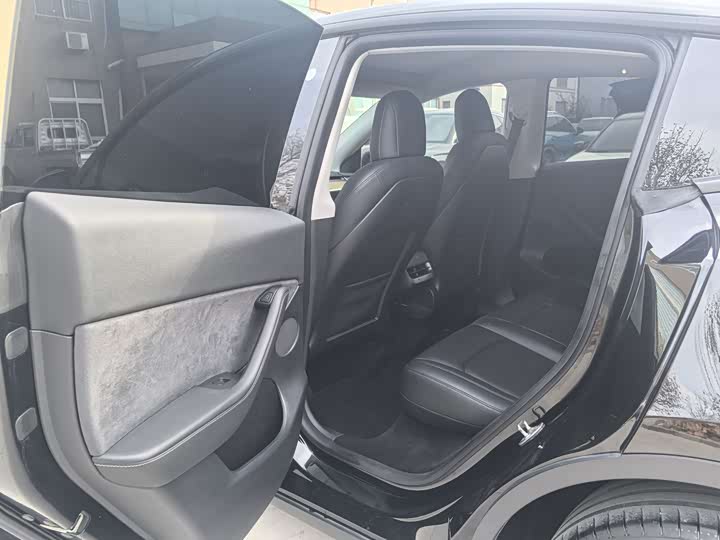 Фото 8 - Tesla Model Y