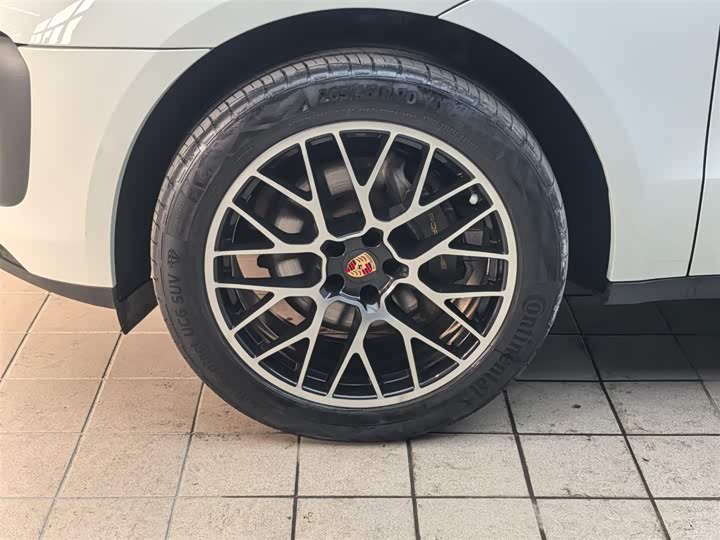 Фото 11 - Porsche Macan