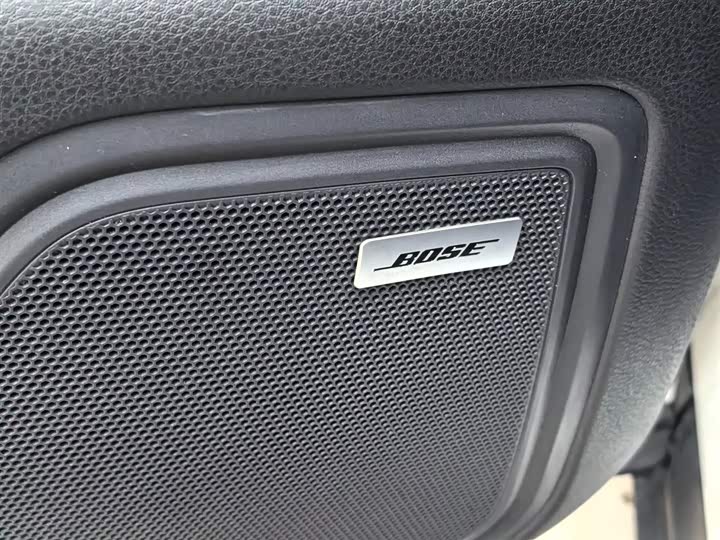 Фото 13 - Porsche Macan