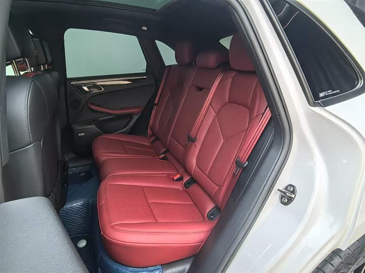 Фото 19 - Porsche Macan