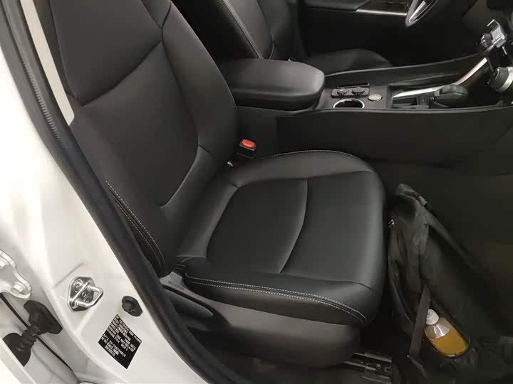 Фото 25 - Toyota RAV4