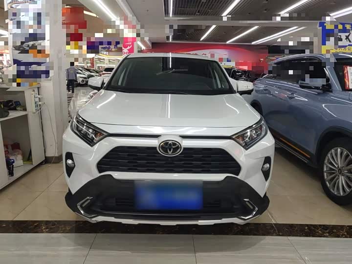 Фото 3 - Toyota RAV4