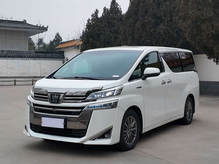 Фото 1 - Toyota Vellfire