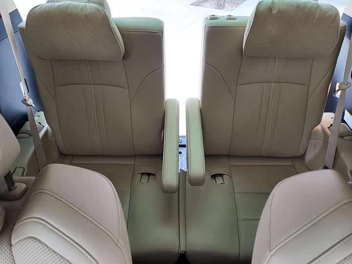 Фото 15 - Toyota Vellfire