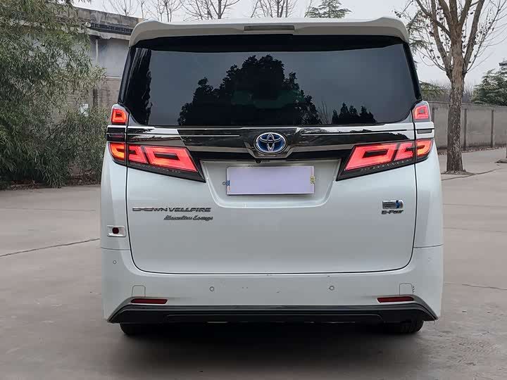 Фото 20 - Toyota Vellfire