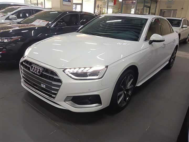 Фото 1 - Audi A4L