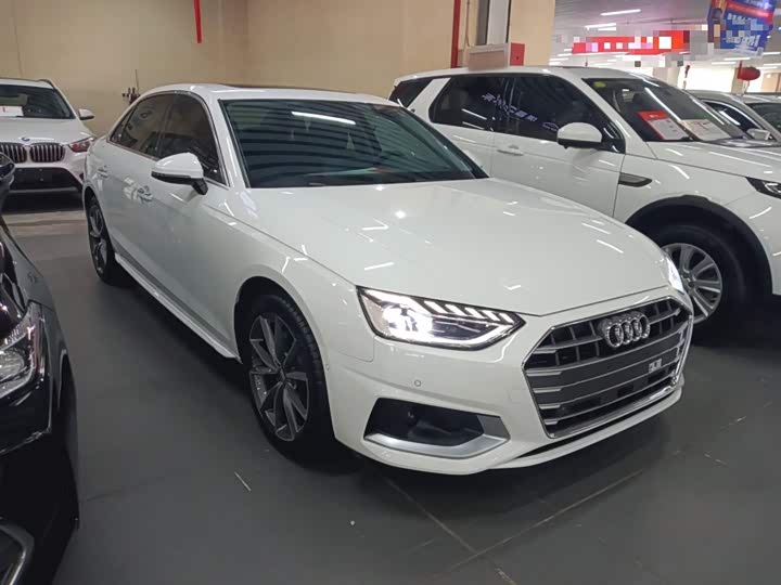 Фото 4 - Audi A4L