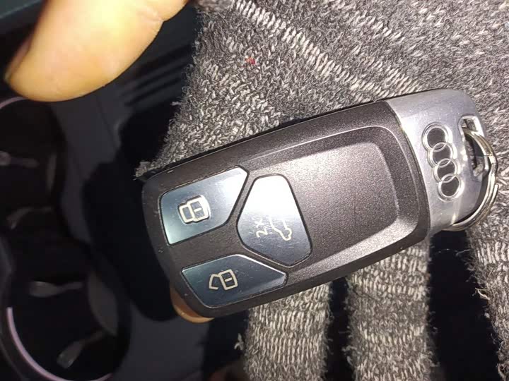 Фото 9 - Audi A4L